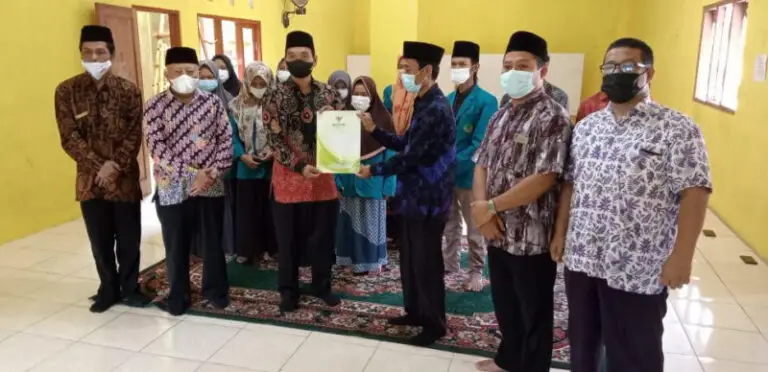 Baznas Banyumas Salurkan Beasiswa untuk Mahasiswa Penghafal Al Qur’an